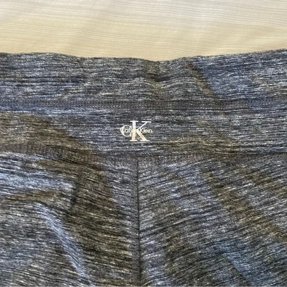 CALVIN KLEIN Womens Grey Cropped Capri Leggings Cut Outs Size Medium - Picture 6 of 9